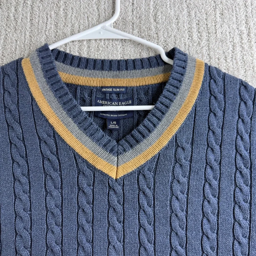 American Eagle Vintage Slim Fit Cable Knit V-Neck Sweater Mens Size Large Blue